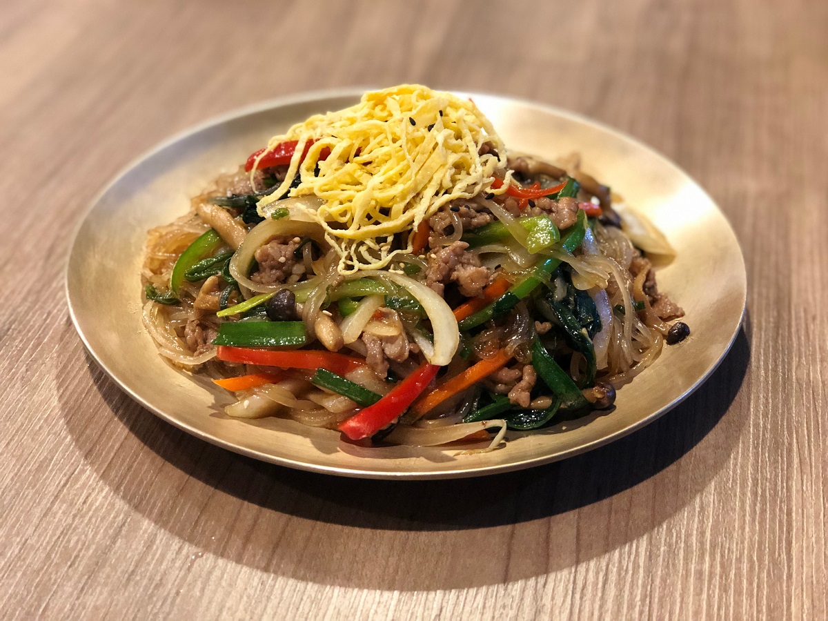 plated beef with veggies